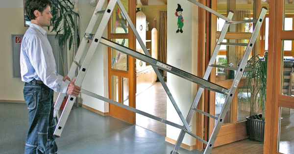 A Krause Corda kisállvány: Rugalmas és Biztonságos Megoldás Otthoni és Szakmai Feladatokhoz